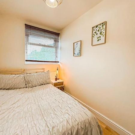 Bright & Spacious Split Level Flat In Kennington ロンドン エクステリア 写真
