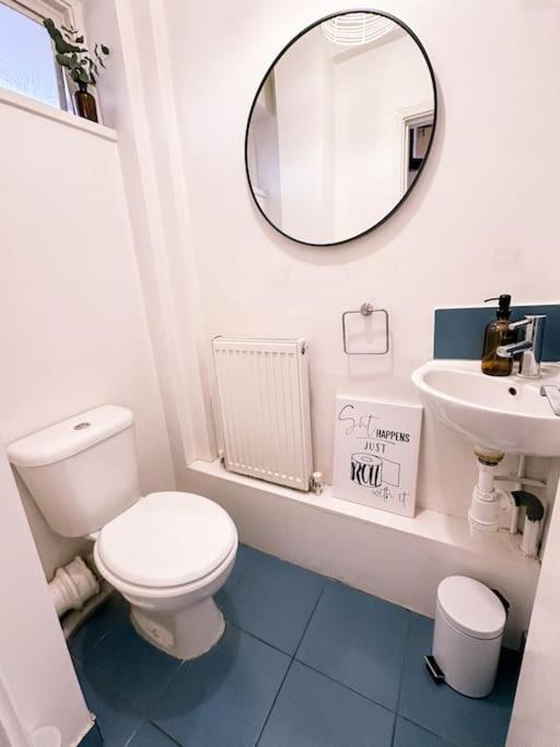 Bright & Spacious Split Level Flat In Kennington ロンドン エクステリア 写真