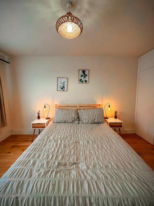 Bright & Spacious Split Level Flat In Kennington ロンドン エクステリア 写真