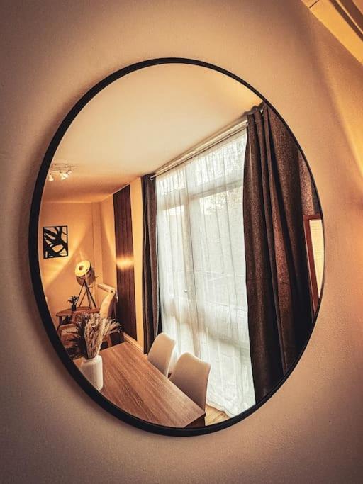 Bright & Spacious Split Level Flat In Kennington ロンドン エクステリア 写真